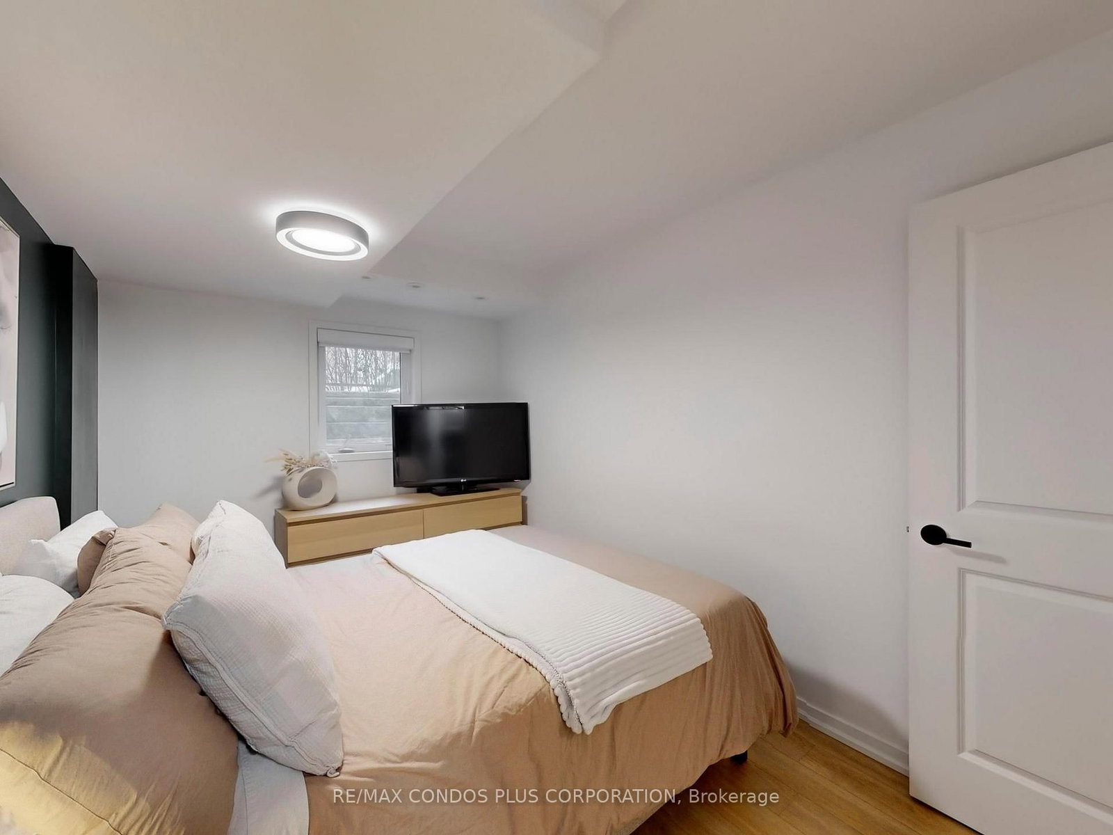 29 Florence Wyle Lane • Toronto, ON photo 27