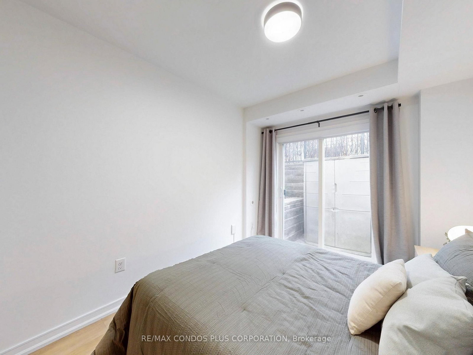 29 Florence Wyle Lane • Toronto, ON photo 35