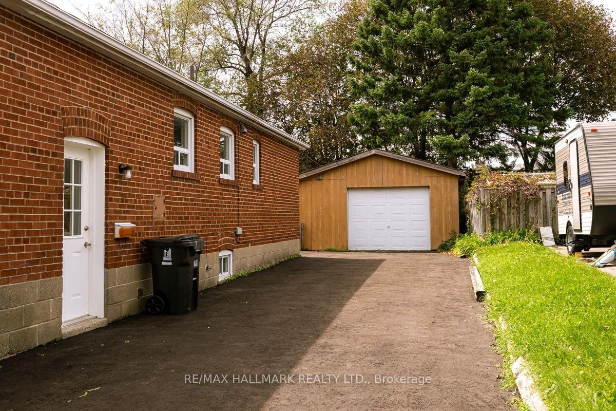 4 Bergen Road • Toronto, ON photo 24