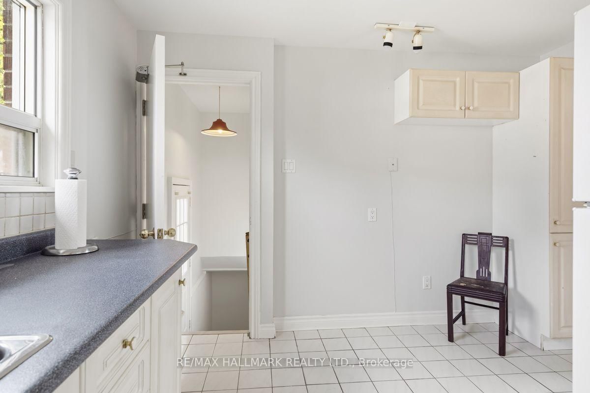 4 Bergen Road • Toronto, ON photo 9