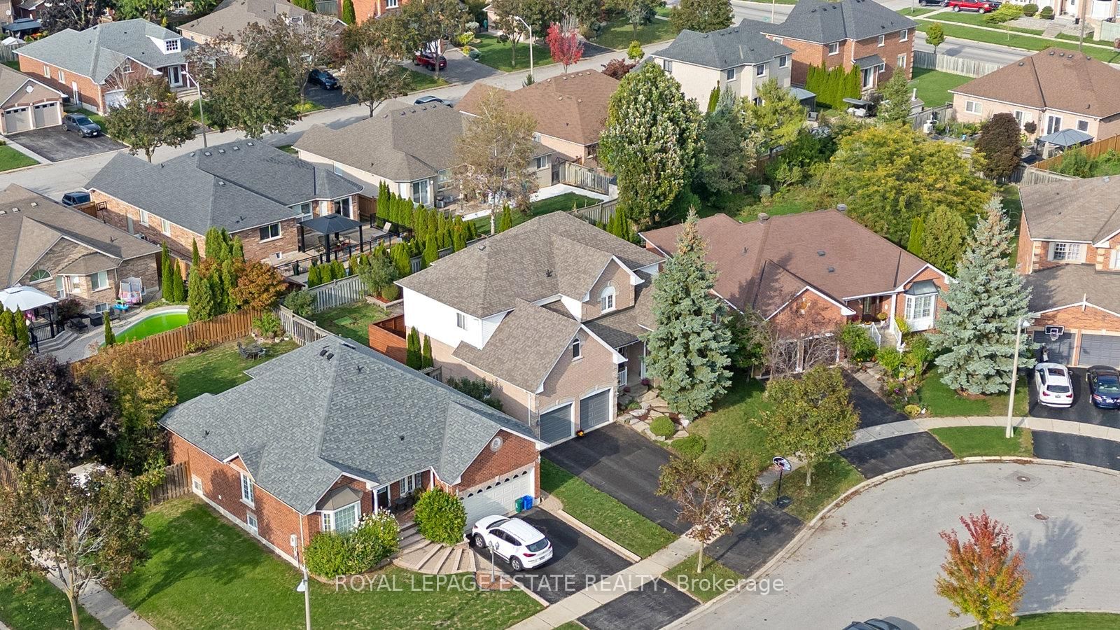 15 McGregor Drive • Ajax, ON photo 3