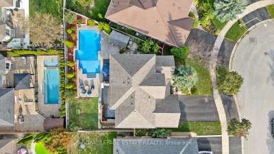 15 McGregor Drive • Ajax, ON photo 4
