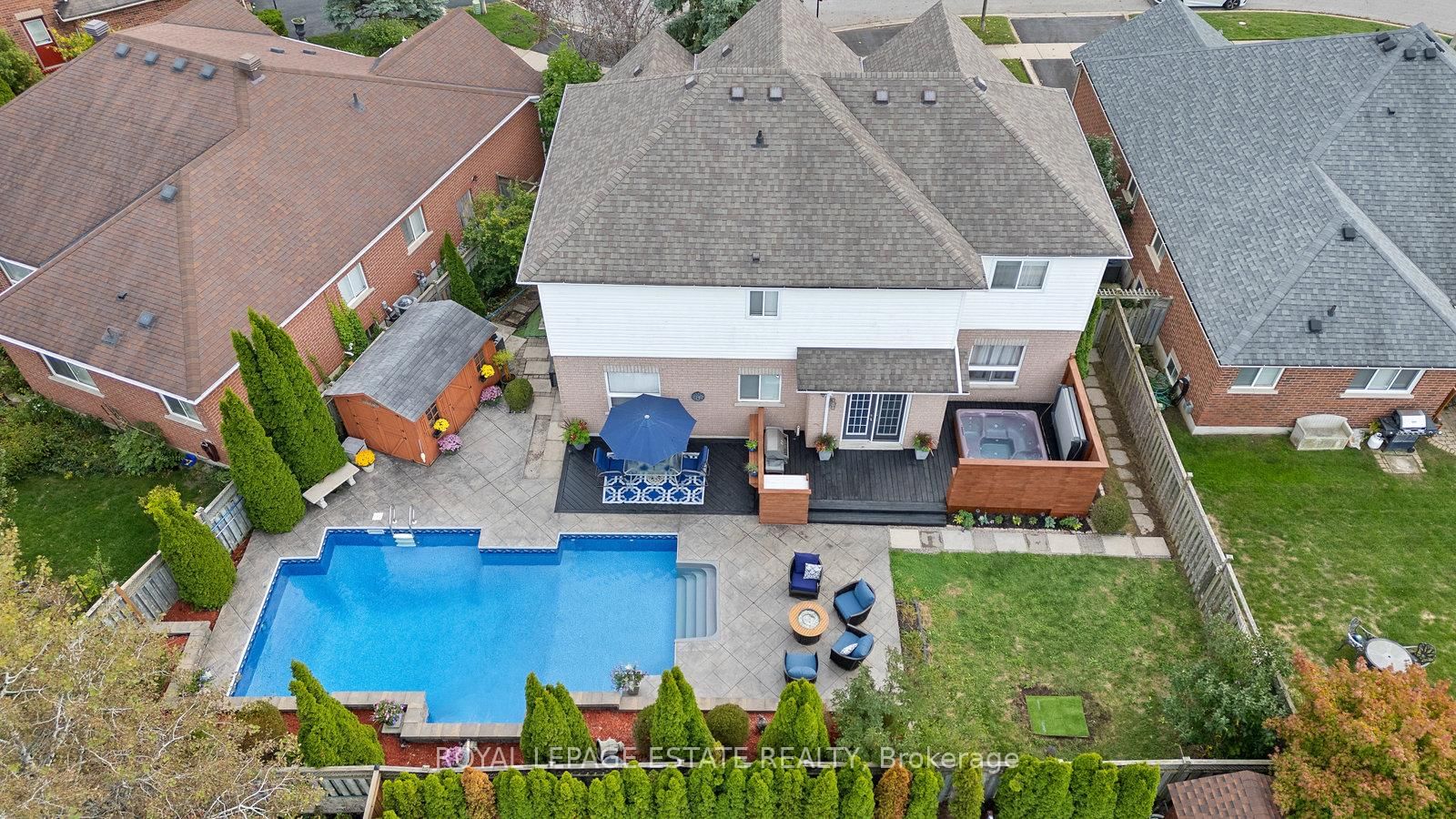 15 McGregor Drive • Ajax, ON photo 5