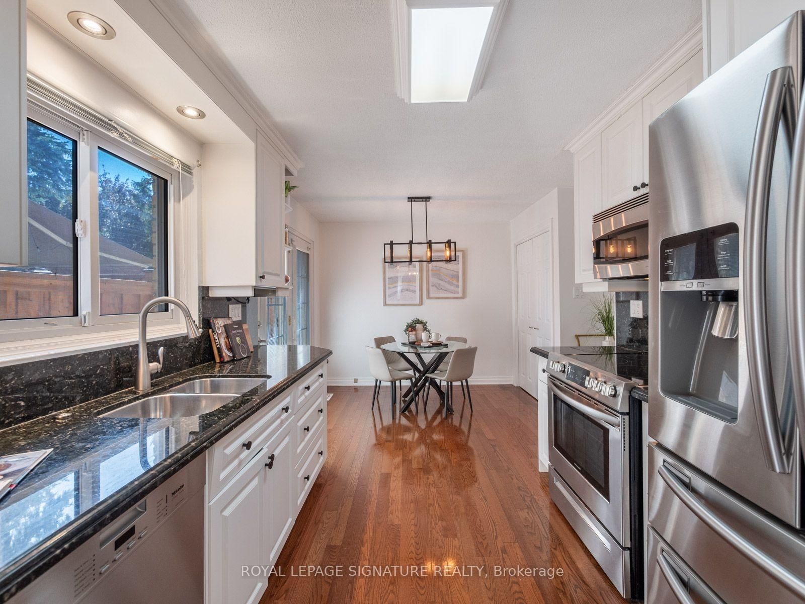 1 Rolling Meadows • Toronto, ON photo 18