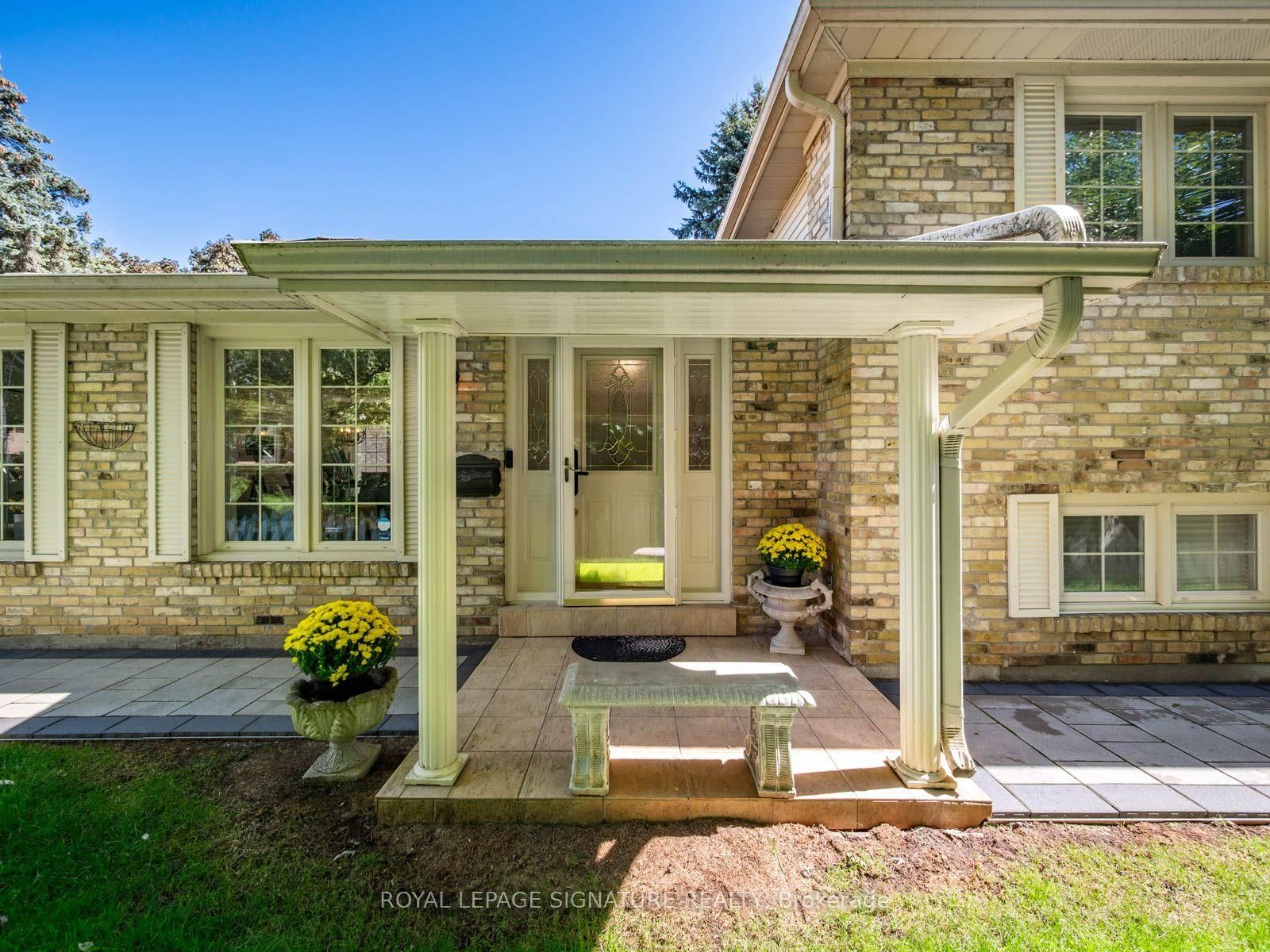 1 Rolling Meadows • Toronto, ON photo 9