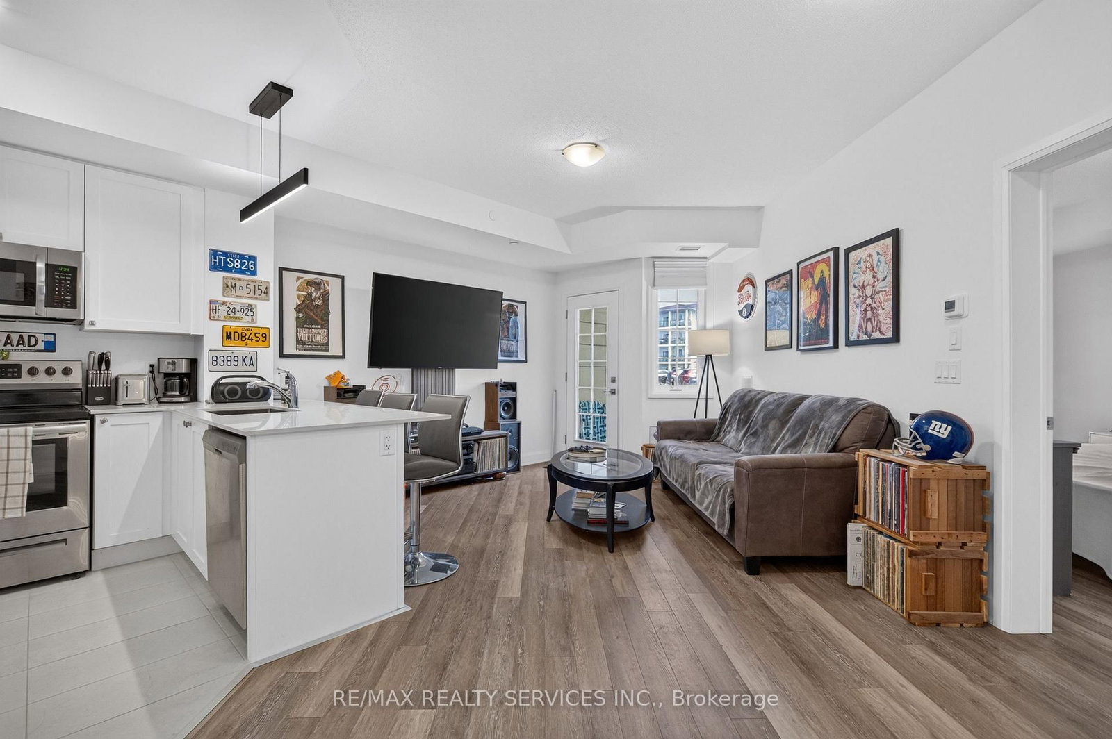 50 Lakebreeze Drive • #129 • Clarington, ON photo 12