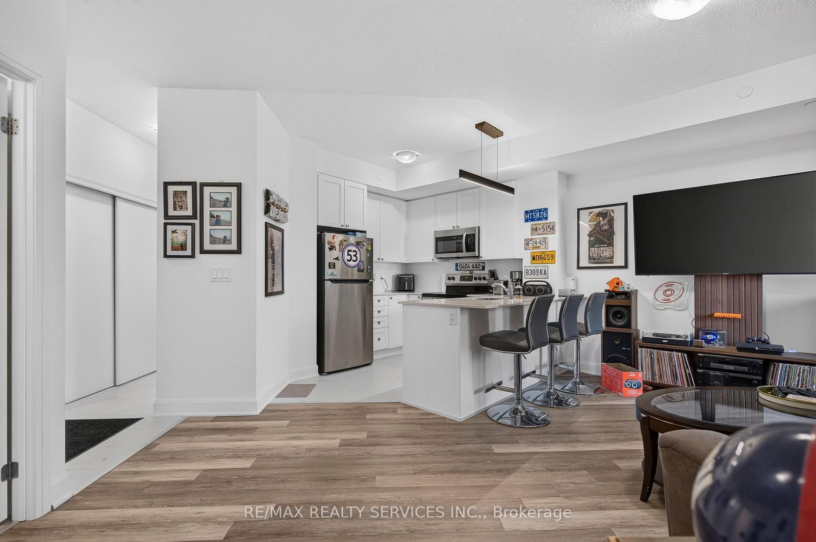 50 Lakebreeze Drive • #129 • Clarington, ON photo 13