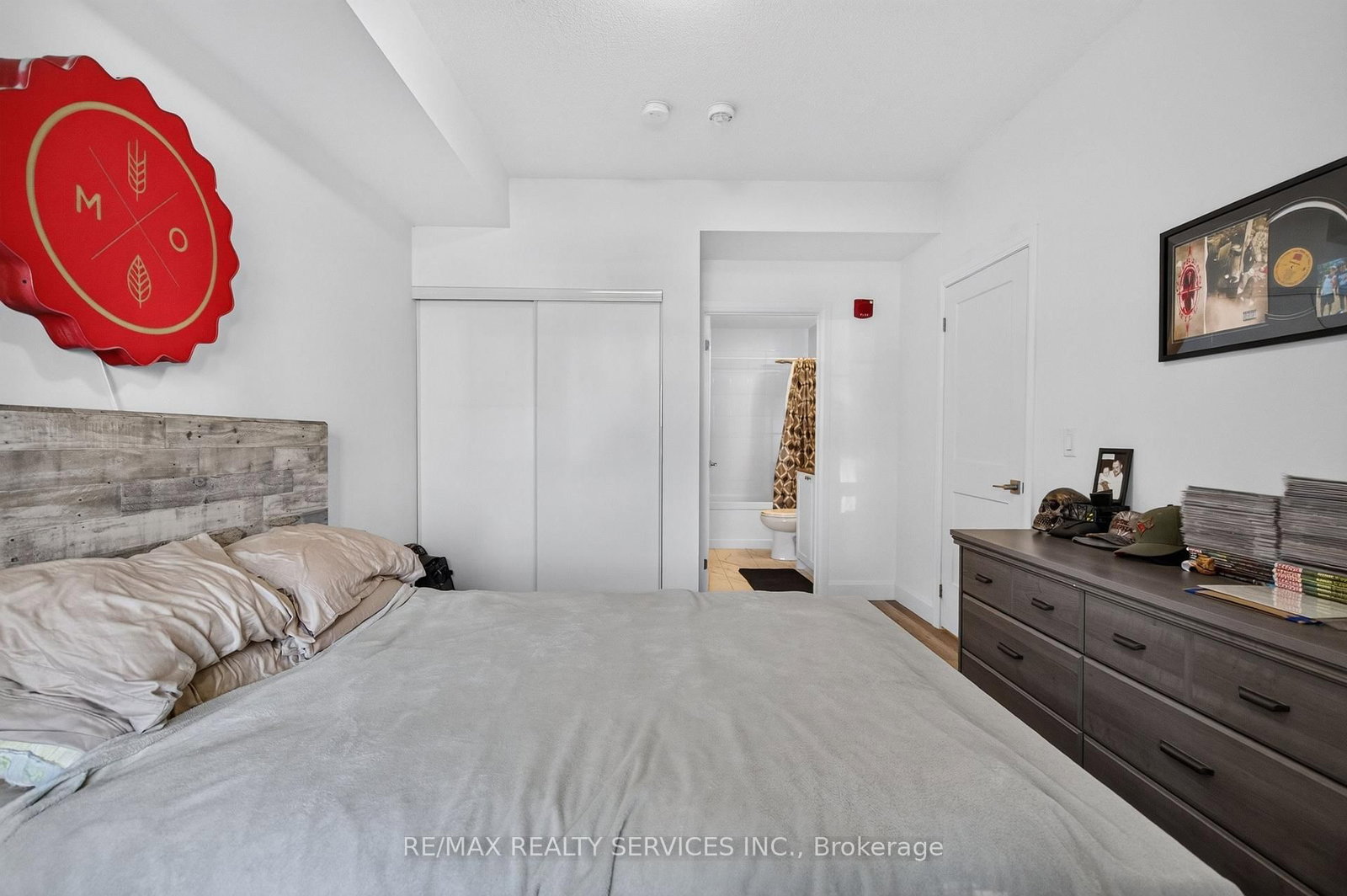 50 Lakebreeze Drive • #129 • Clarington, ON photo 23