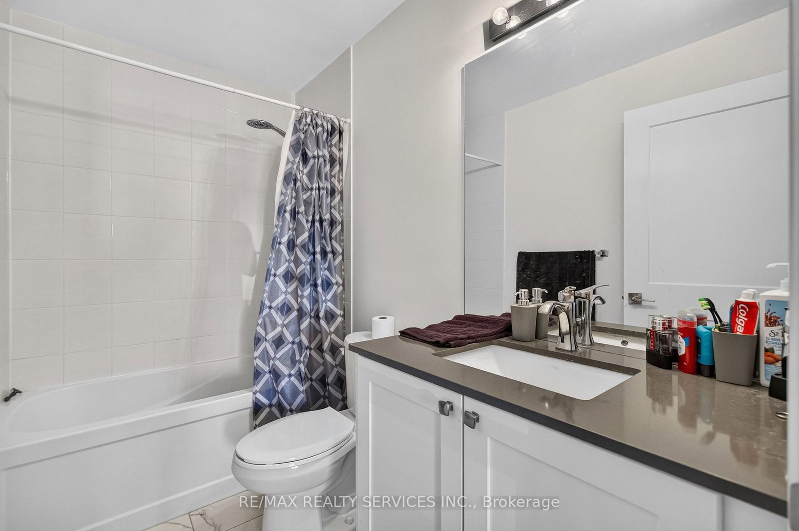 50 Lakebreeze Drive • #129 • Clarington, ON photo 24