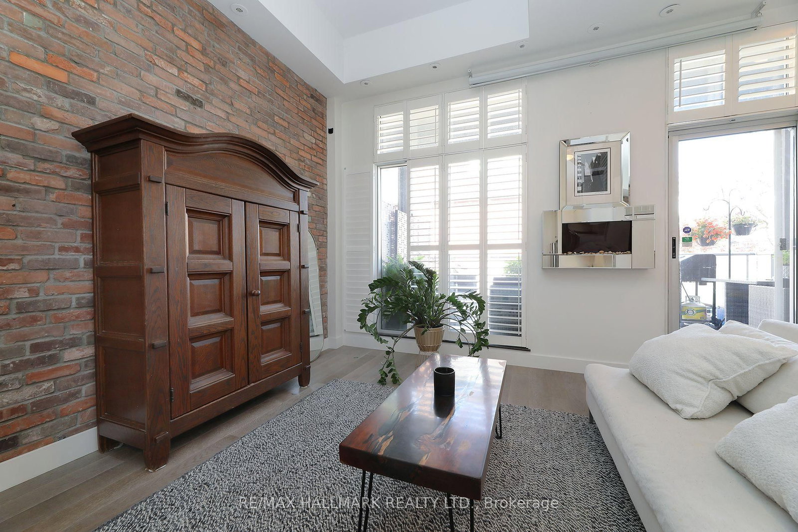 1842 Queen Street E • #204 • Toronto, ON photo 6
