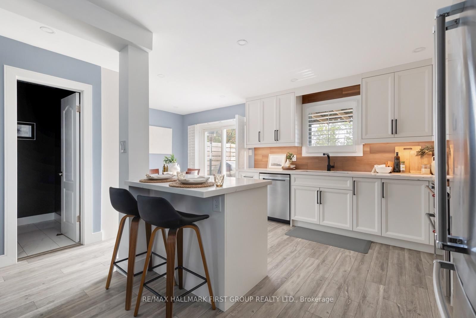 425 Cobblehill Drive • Oshawa, ON photo 6