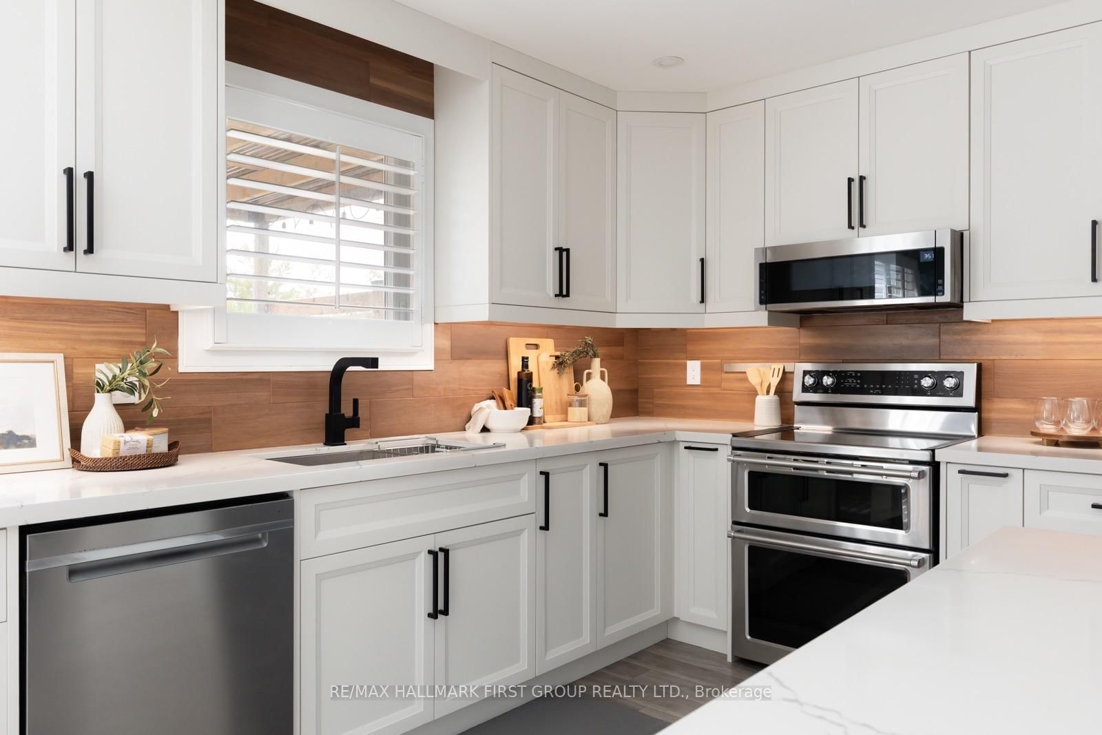 425 Cobblehill Drive • Oshawa, ON photo 8