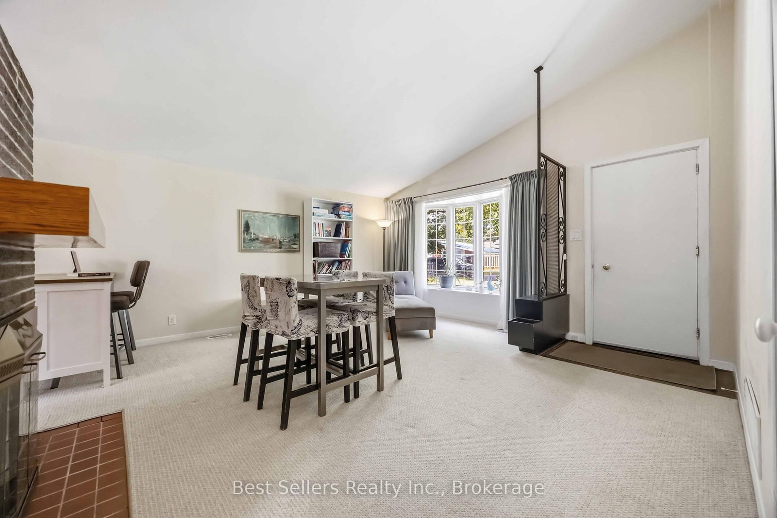 5 Benfrisco Crescent • Toronto, ON photo 8