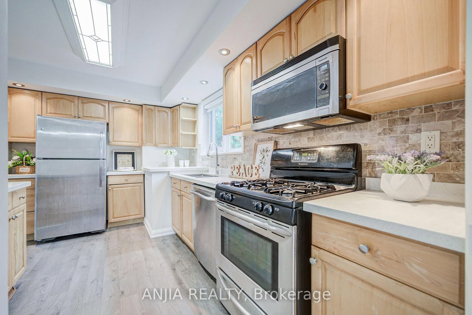 91 Canlish Road • Toronto, ON photo 18