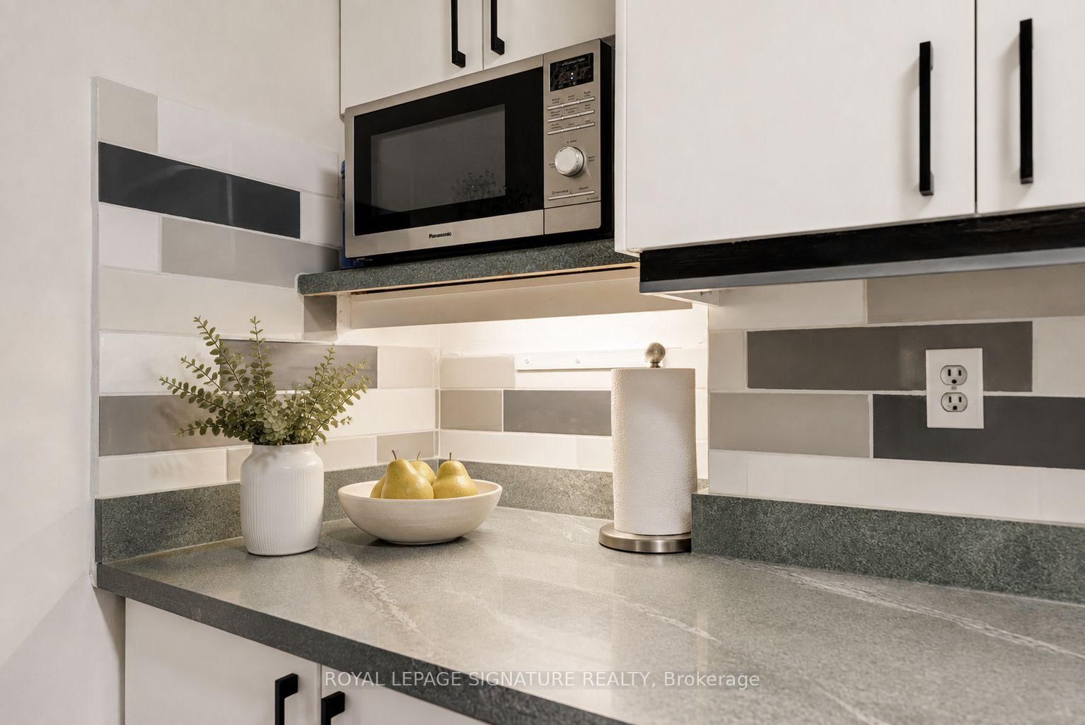 Condo for sale at 413-4060 Lawrence Avenue, Toronto, Ontario, M1E 4V4 - West Hill - MLS: E13758564