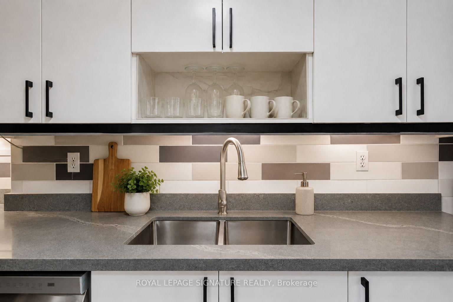 Condo for sale at 413-4060 Lawrence Avenue, Toronto, Ontario, M1E 4V4 - West Hill - MLS: E13758564