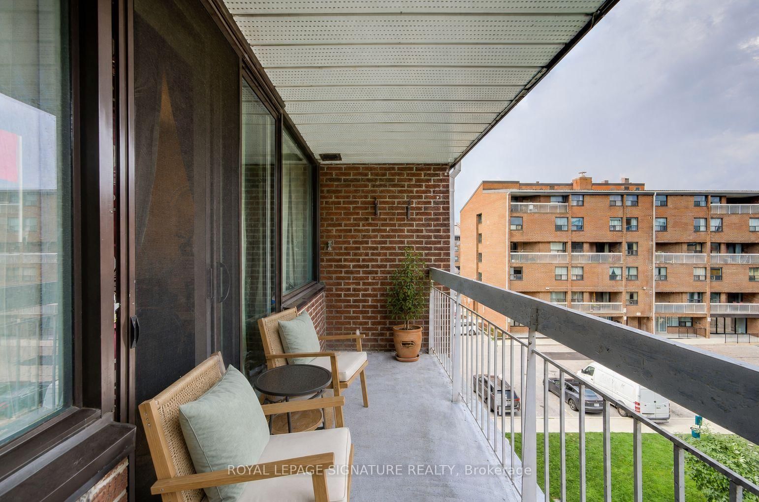 Condo for sale at 413-4060 Lawrence Avenue, Toronto, Ontario, M1E 4V4 - West Hill - MLS: E13758564