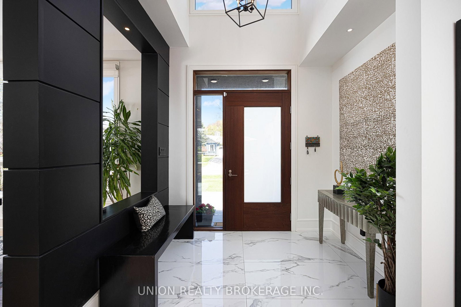 7 Balcarra Avenue • Toronto, ON photo 2