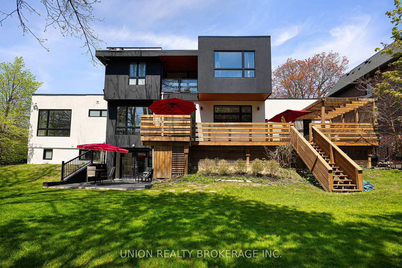 7 Balcarra Avenue • Toronto, ON photo 39
