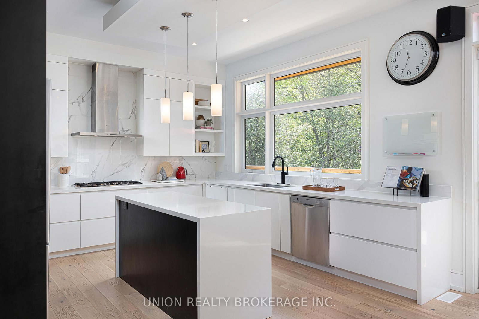 7 Balcarra Avenue • Toronto, ON photo 8