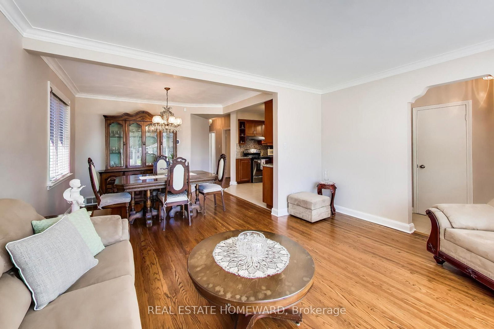 4 Martorino Drive • Toronto, ON photo 11