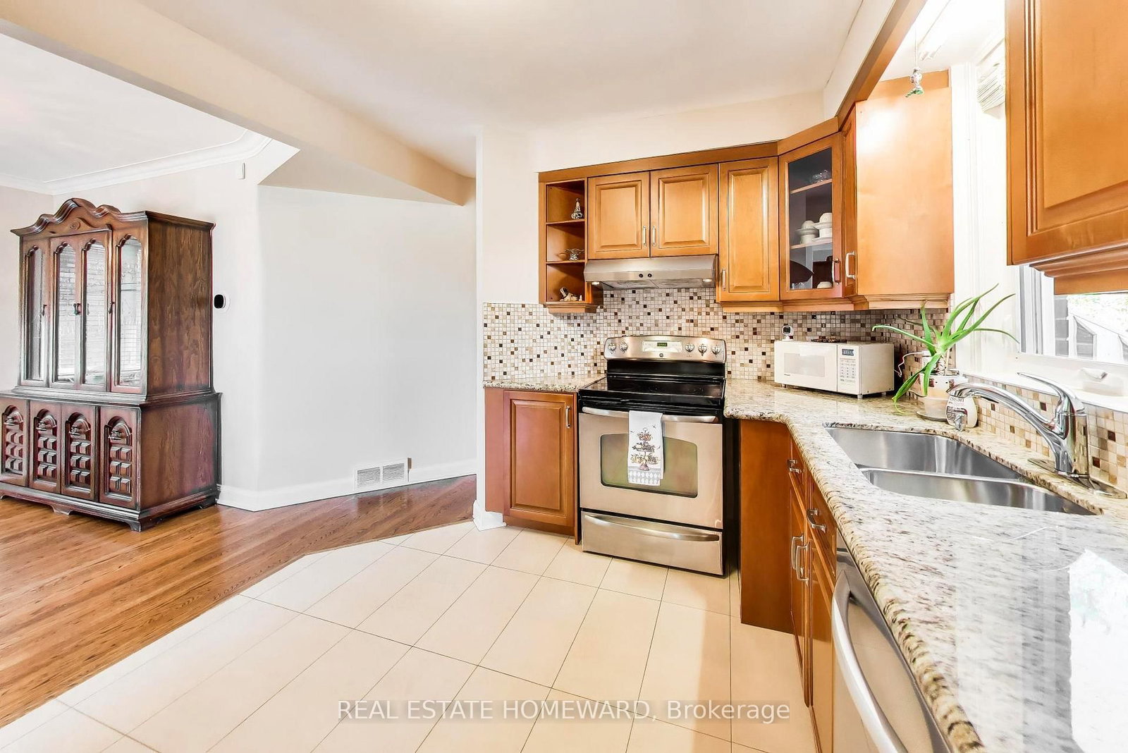 4 Martorino Drive • Toronto, ON photo 4