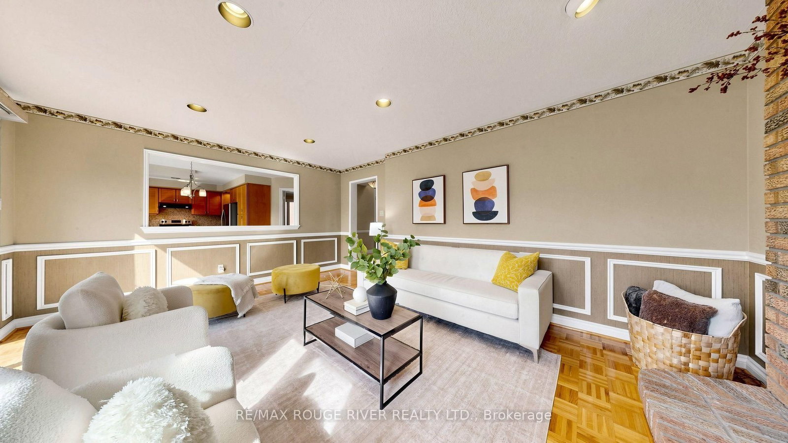31 Delbeatrice Crescent • Toronto, ON photo 13
