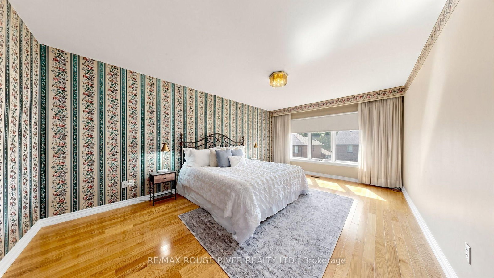 31 Delbeatrice Crescent • Toronto, ON photo 24