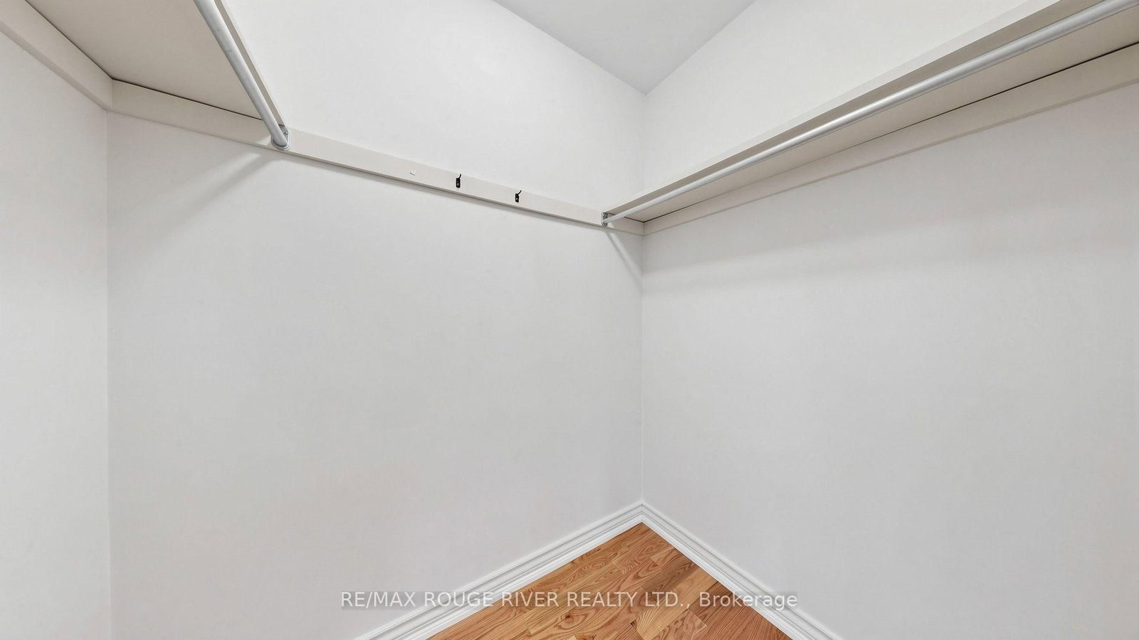 31 Delbeatrice Crescent • Toronto, ON photo 26