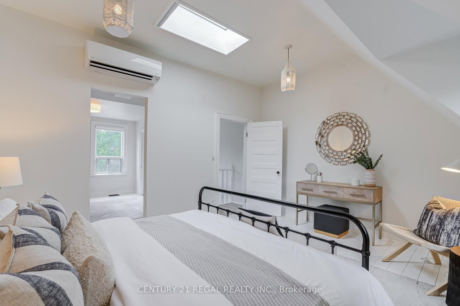 213 Boulton Avenue • Toronto, ON photo 32