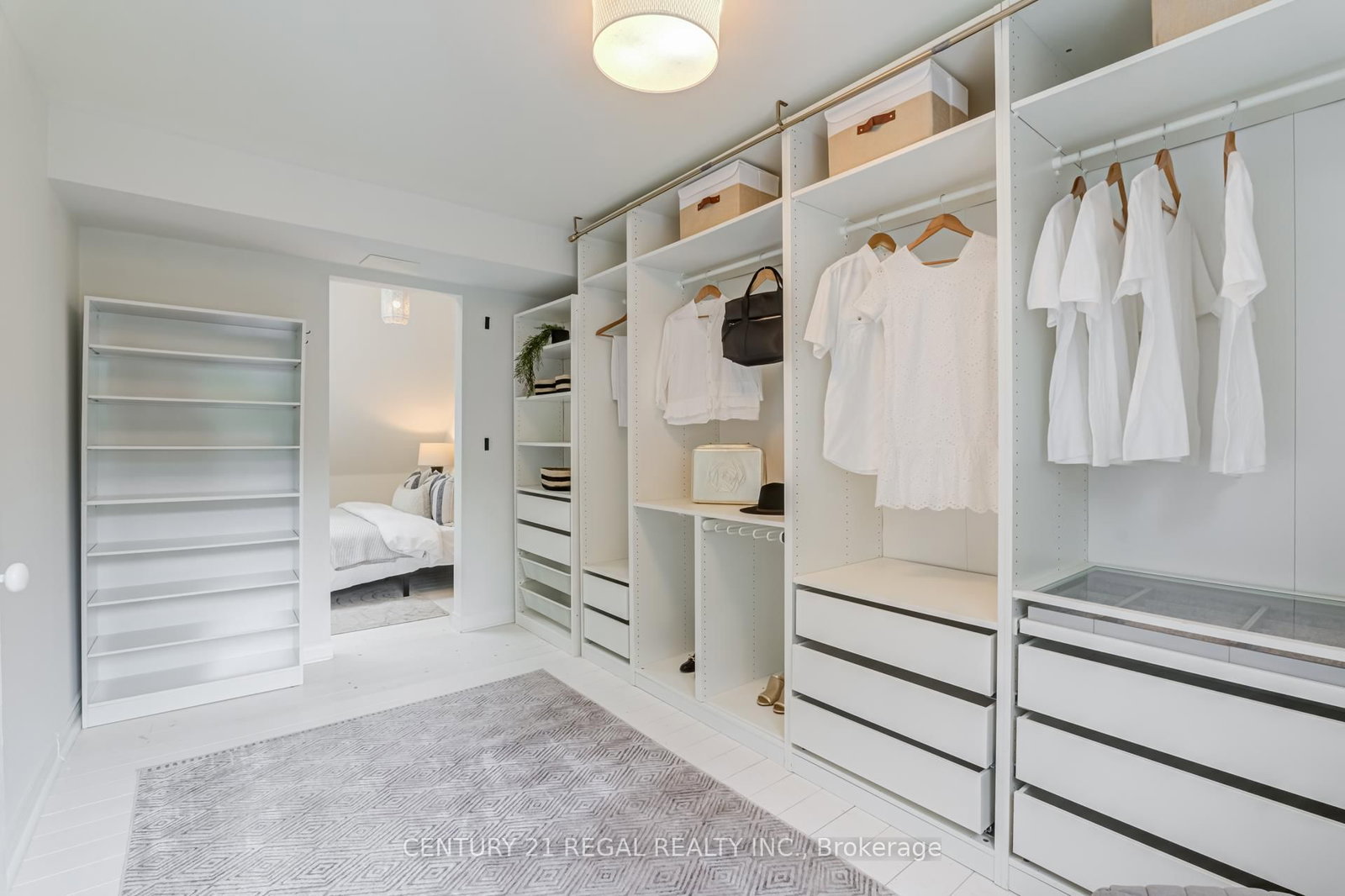 213 Boulton Avenue • Toronto, ON photo 35