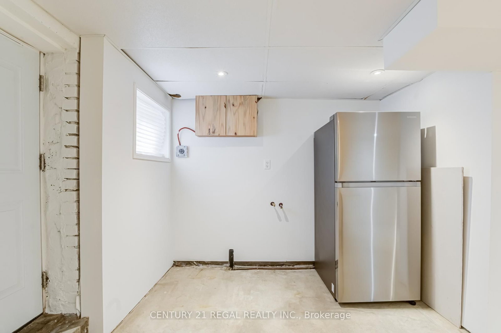 213 Boulton Avenue • Toronto, ON photo 38