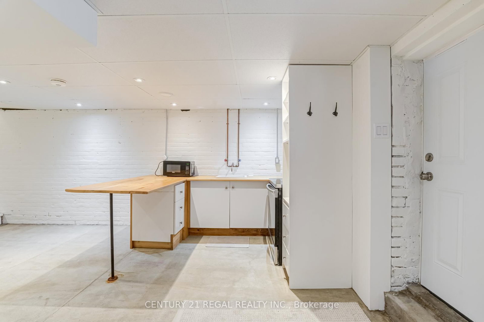 213 Boulton Avenue • Toronto, ON photo 39