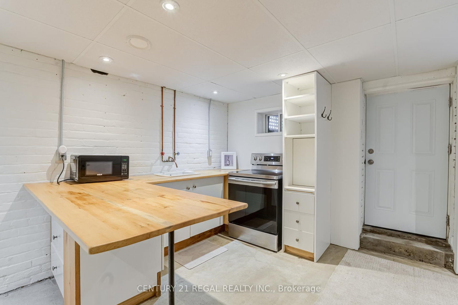 213 Boulton Avenue • Toronto, ON photo 40