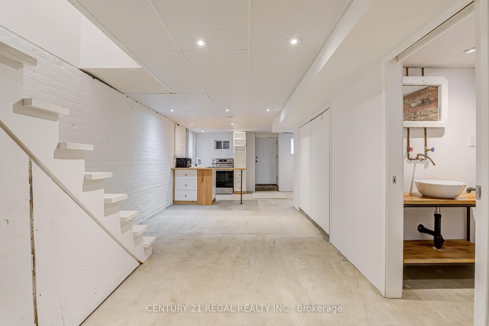 213 Boulton Avenue • Toronto, ON photo 43