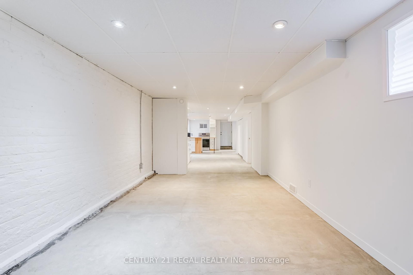 213 Boulton Avenue • Toronto, ON photo 46