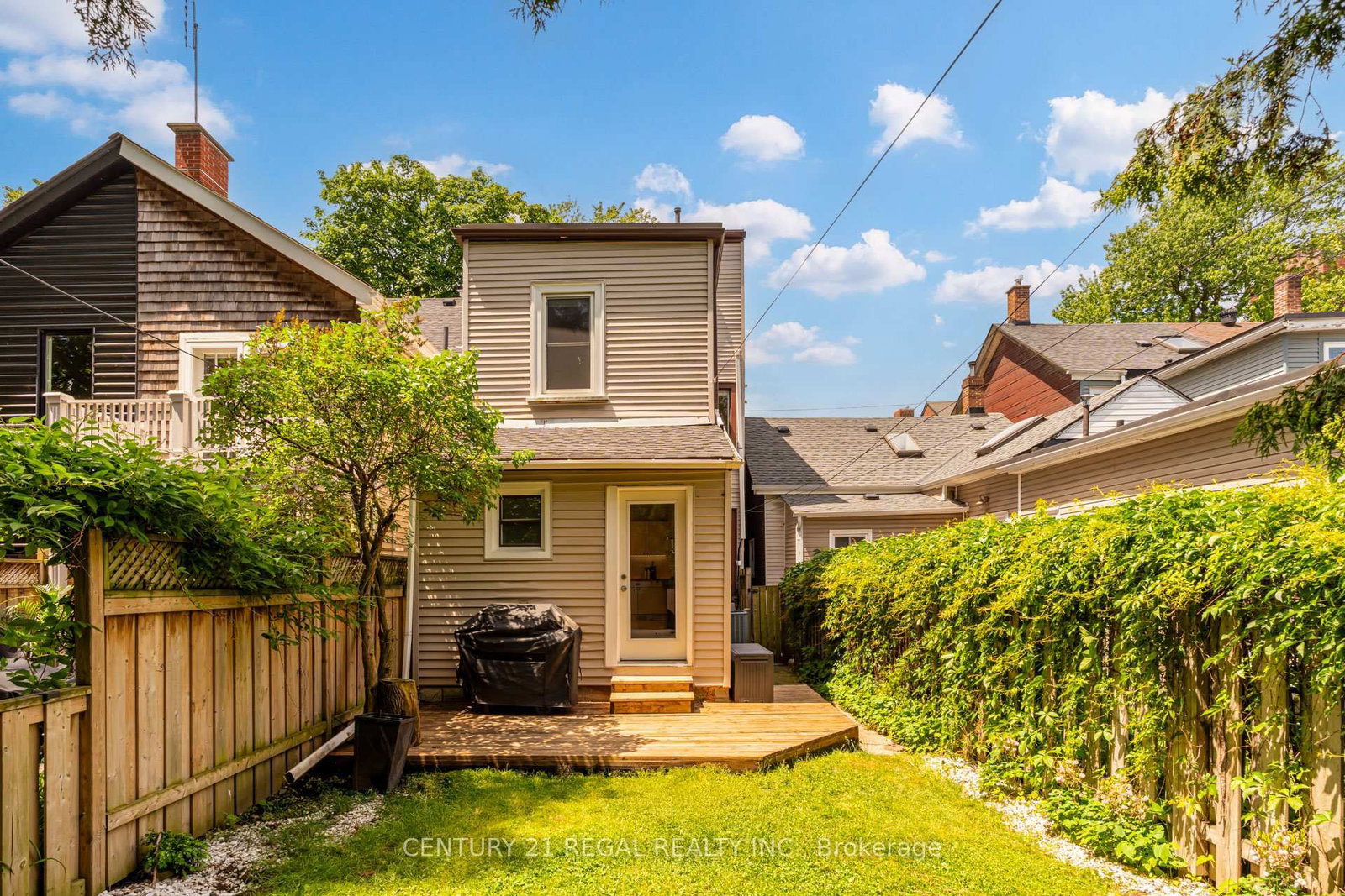 213 Boulton Avenue • Toronto, ON photo 47