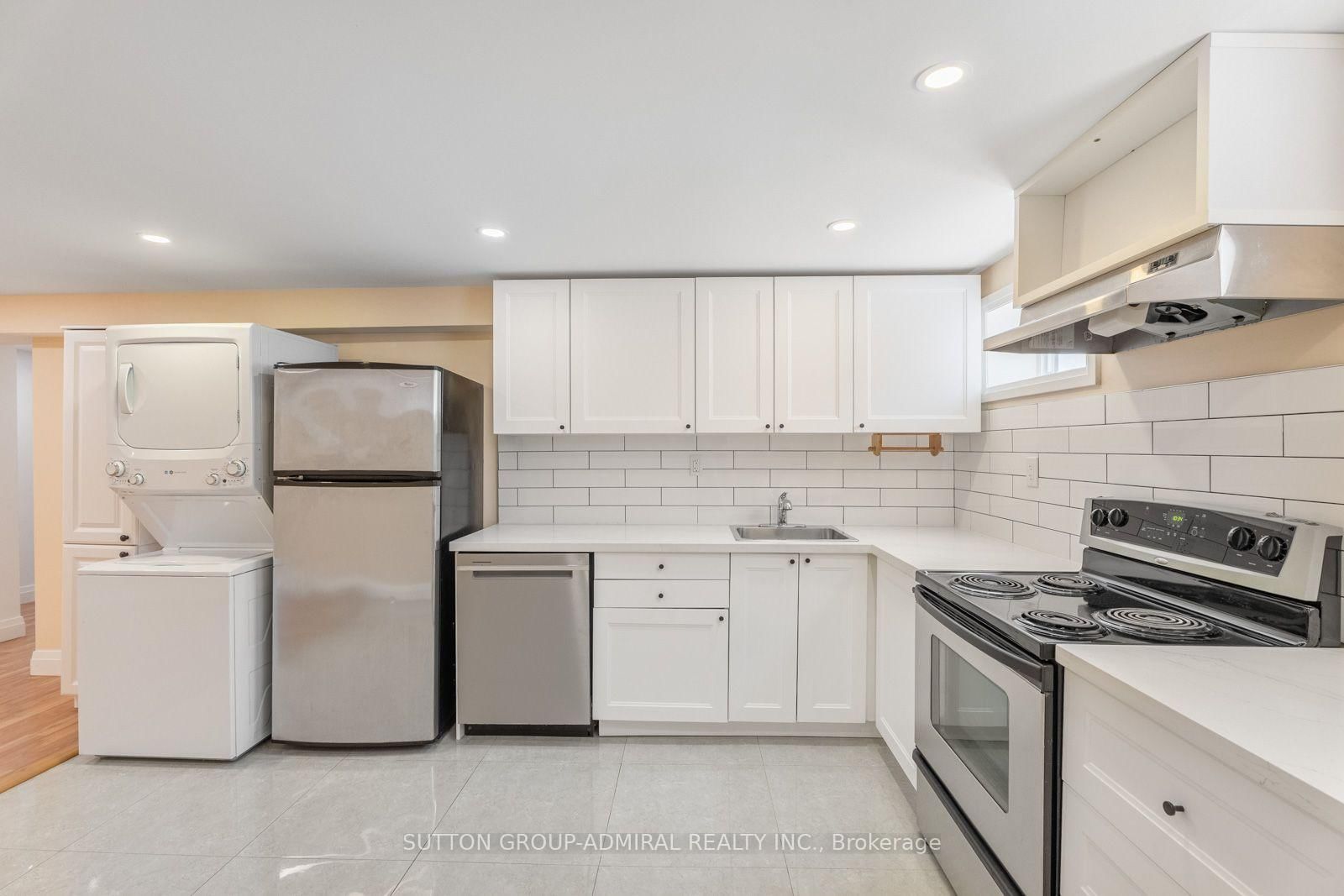 25 Rowallan Drive • Toronto, ON photo 28