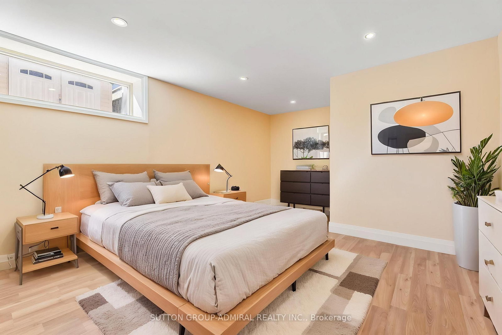 25 Rowallan Drive • Toronto, ON photo 31