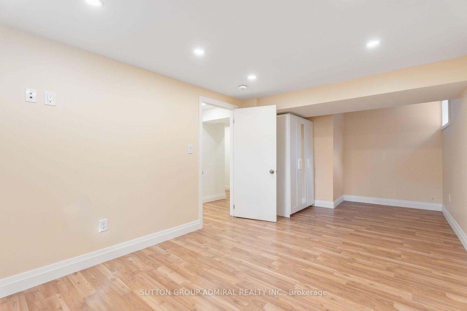 25 Rowallan Drive • Toronto, ON photo 36