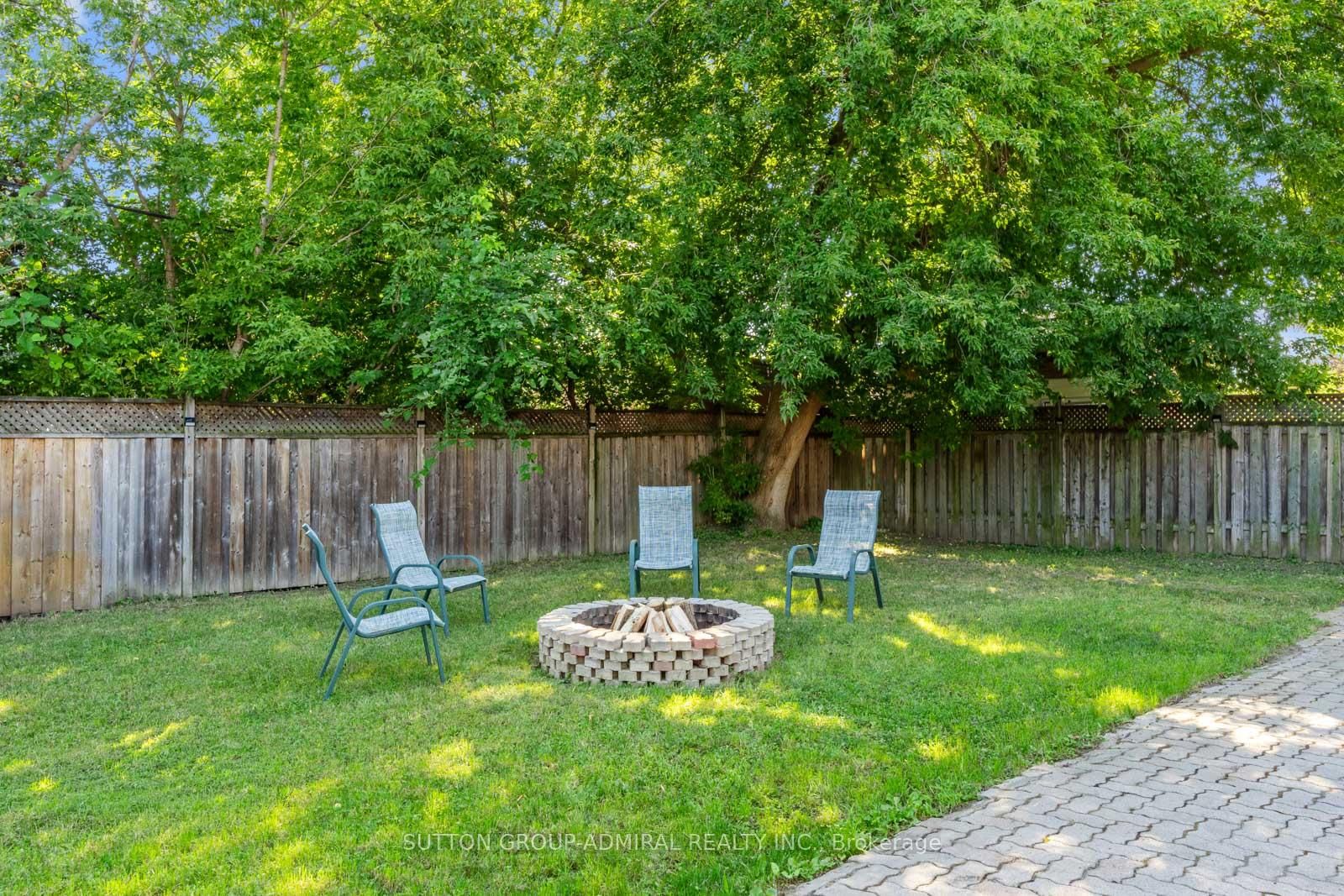 25 Rowallan Drive • Toronto, ON photo 39