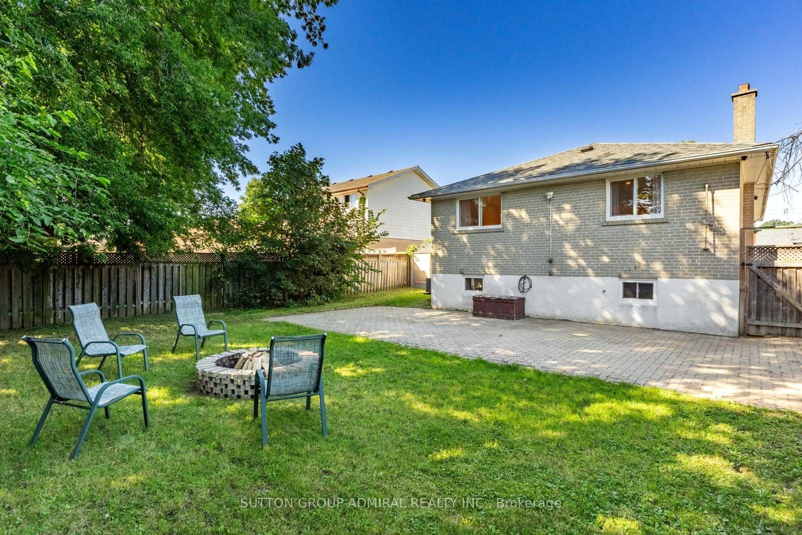 25 Rowallan Drive • Toronto, ON photo 40
