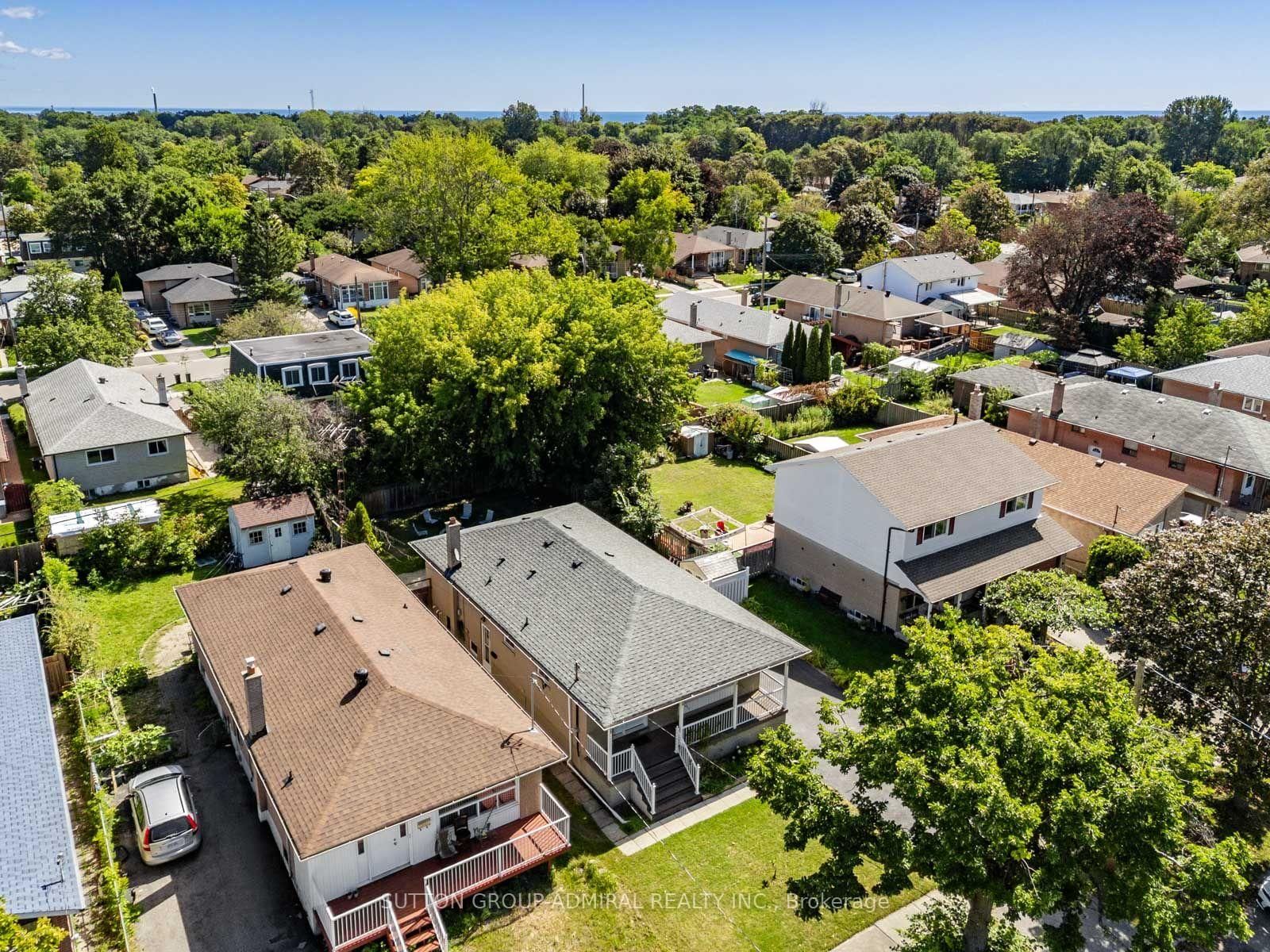 25 Rowallan Drive • Toronto, ON photo 43