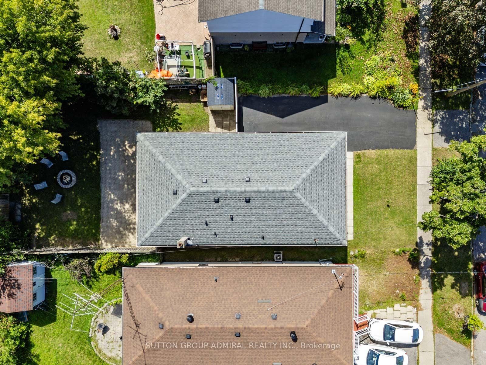 25 Rowallan Drive • Toronto, ON photo 44