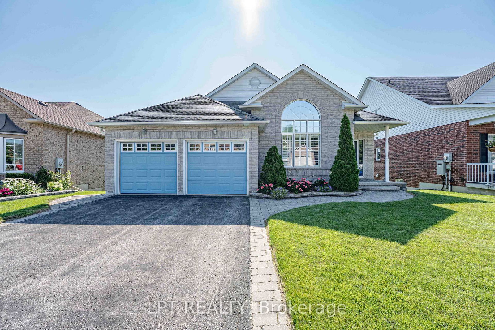 219 Waterbury Crescent • Scugog, ON photo 1