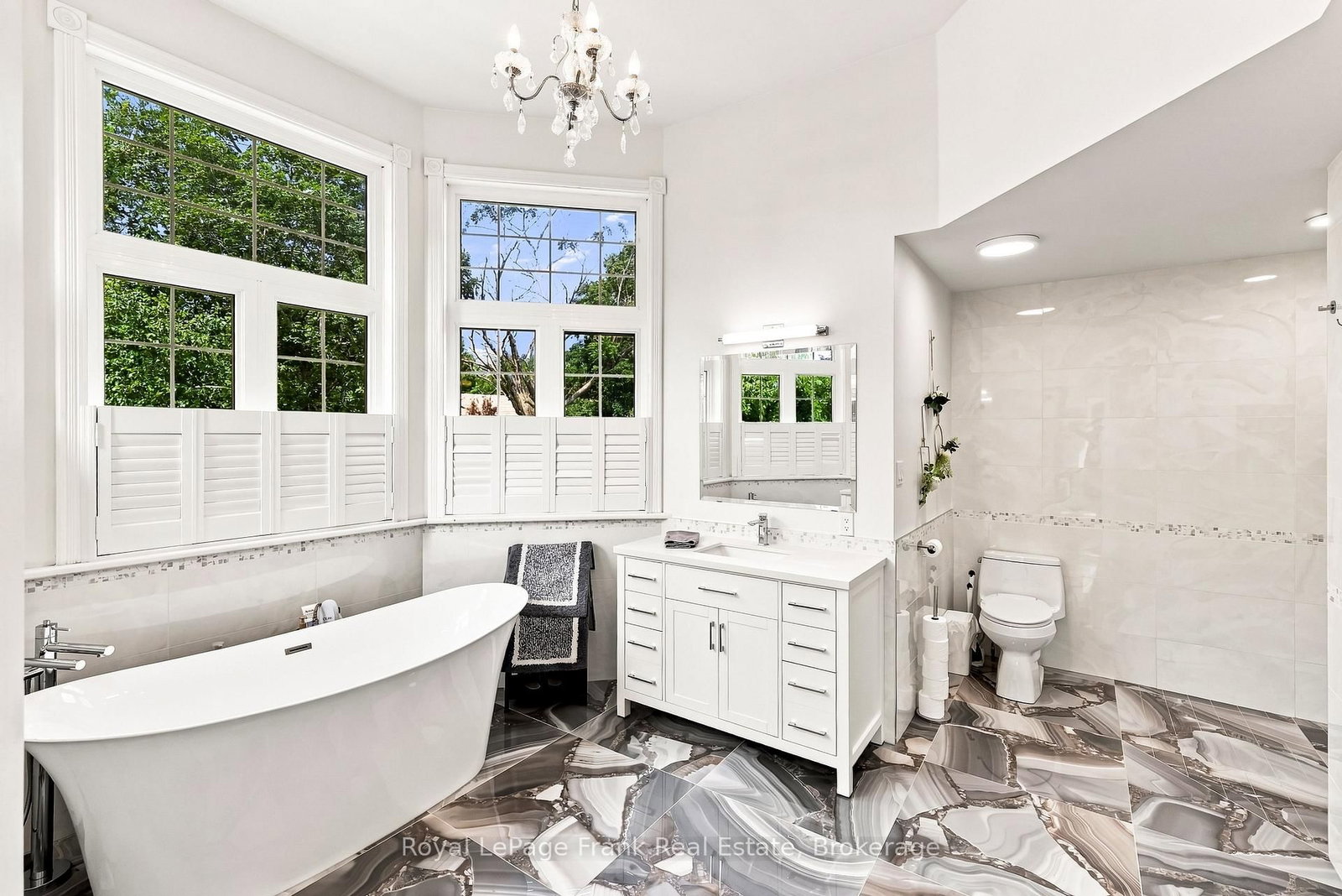 2 Wilson House Drive • Whitby, ON photo 16