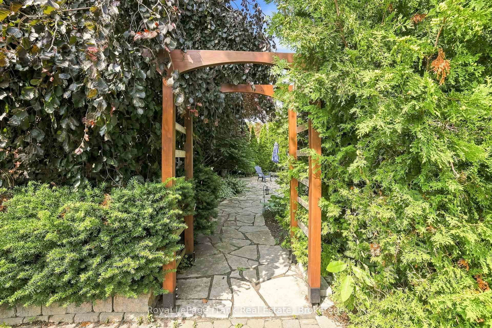 2 Wilson House Drive • Whitby, ON photo 26