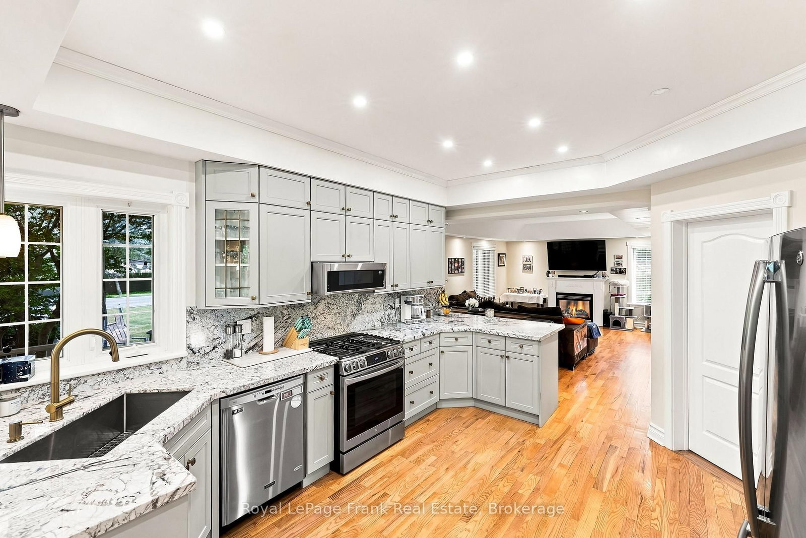 2 Wilson House Drive • Whitby, ON photo 9