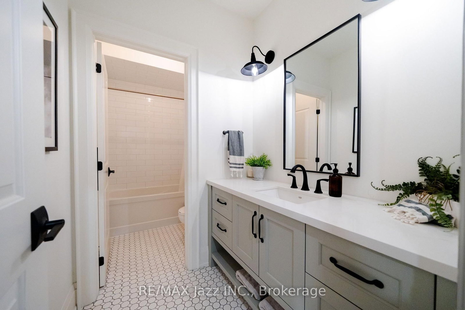 54 Ward Street • Whitby, ON photo 28