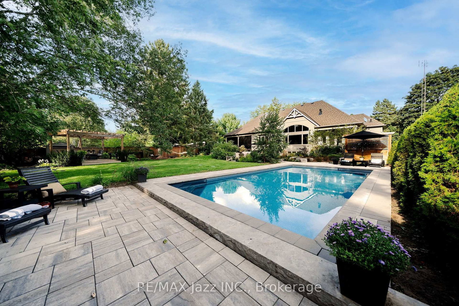 54 Ward Street • Whitby, ON photo 36
